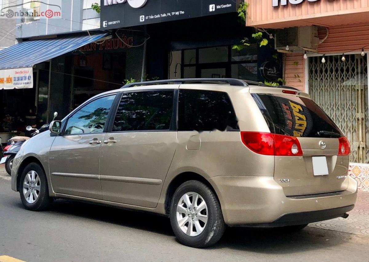 Toyota Sienna LE 3.5 2008 - Bán Toyota Sienna LE đời 2008, màu vàng, nhập khẩu, giá tốt