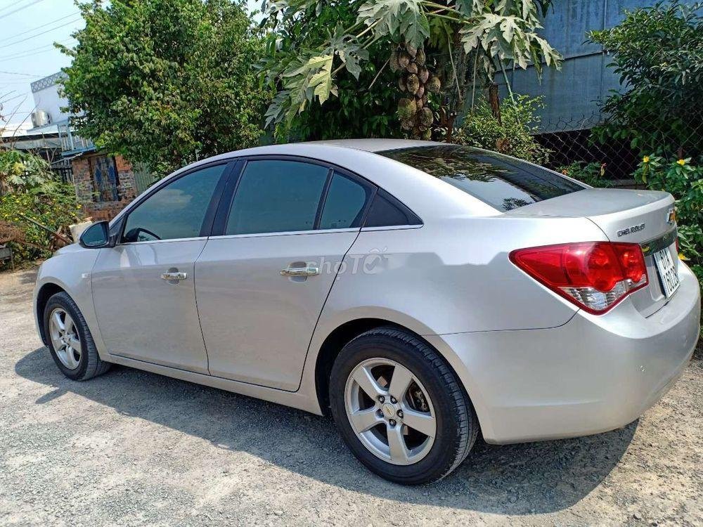 Chevrolet Cruze 2013 - Bán xe Chevrolet Cruze năm sản xuất 2013, màu bạc, xe nhập