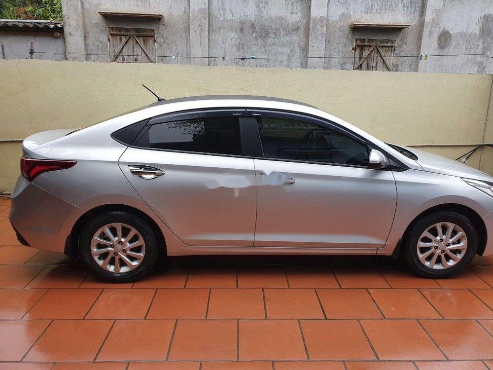 Hyundai Accent 2018 - Cần bán lại xe Hyundai Accent đời 2018, màu bạc, nhập khẩu, giá 440tr