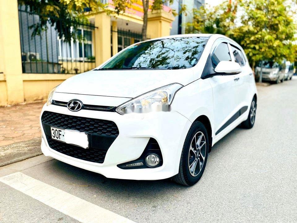 Hyundai Grand i10 2017 - Cần bán gấp Hyundai Grand i10 1.2 MT năm 2017, màu trắng, 355tr