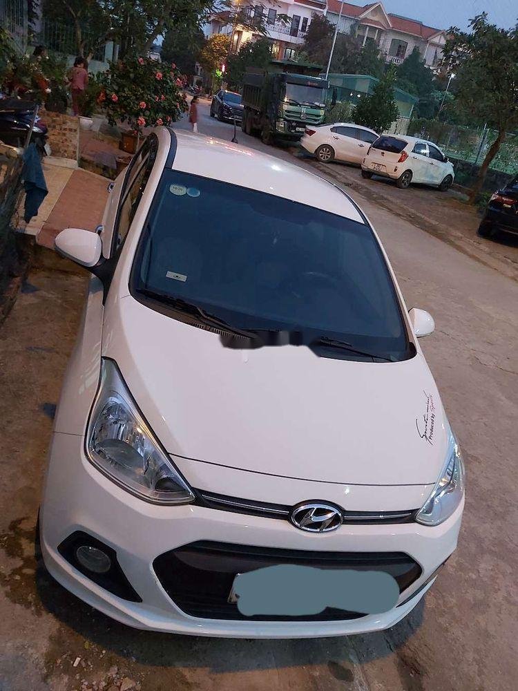 Hyundai Grand i10 2015 - Cần bán gấp Hyundai Grand i10 đời 2015, màu trắng, nhập khẩu nguyên chiếc giá cạnh tranh