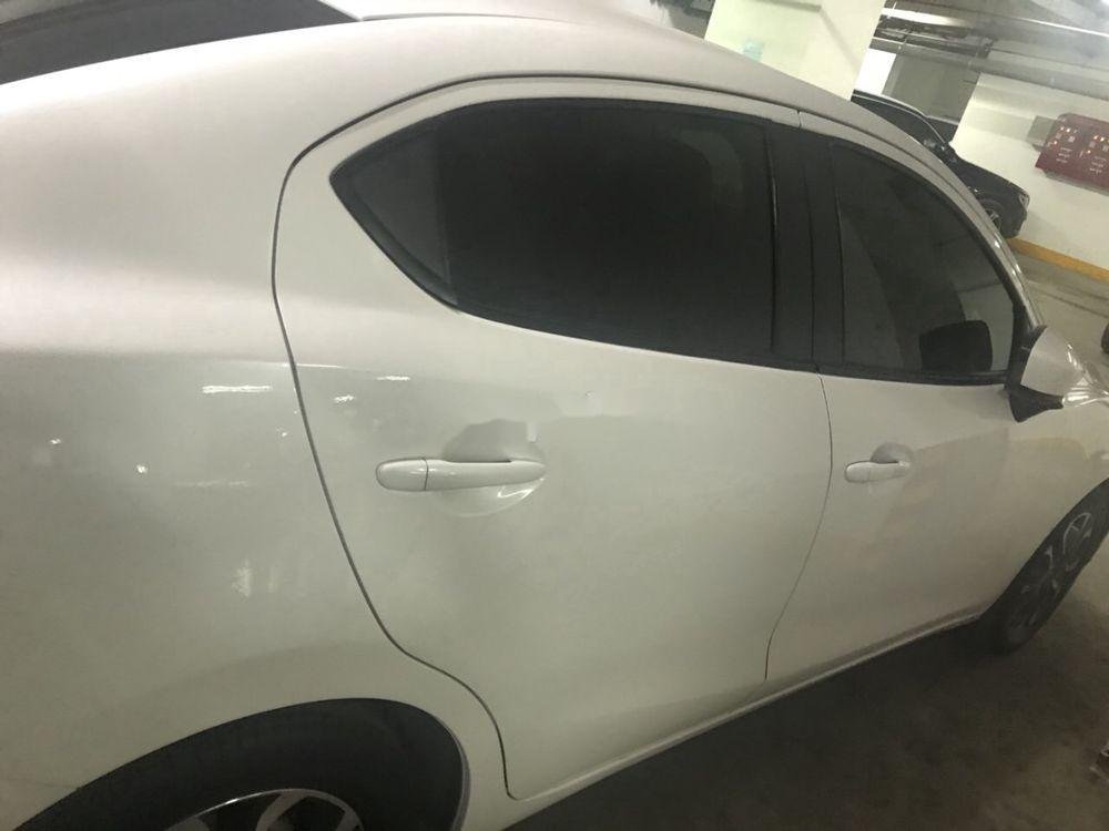 Mazda 2 2015 - Bán Mazda 2 năm sản xuất 2015, màu trắng