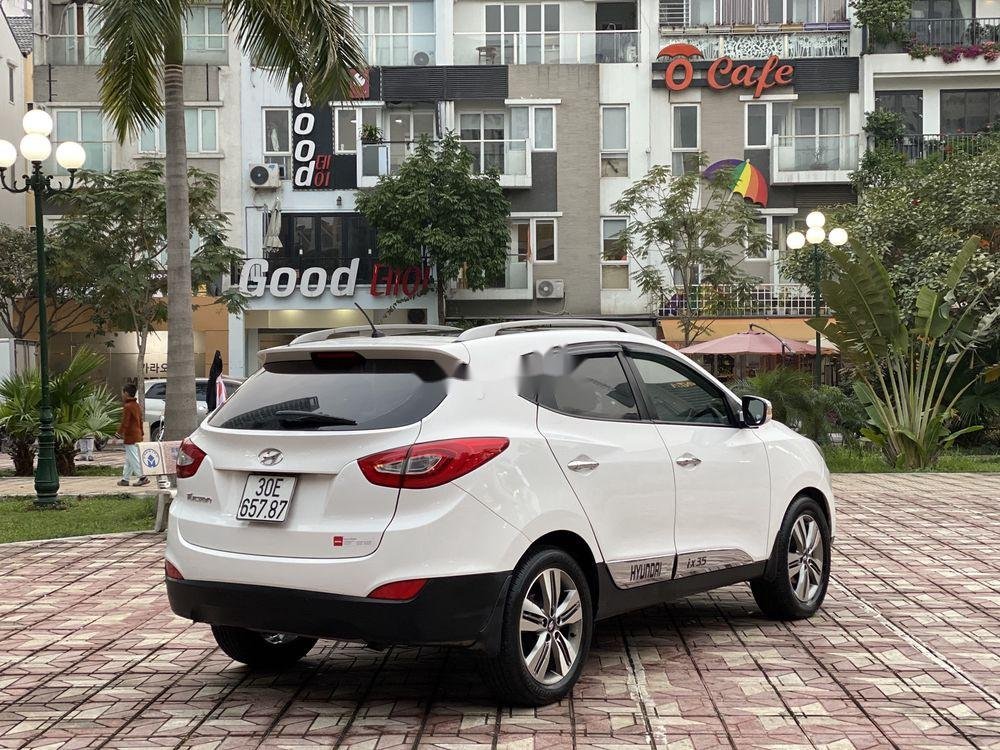 Hyundai Tucson 2014 - Cần bán xe Hyundai Tucson năm sản xuất 2014, màu trắng, nhập khẩu Hàn Quốc