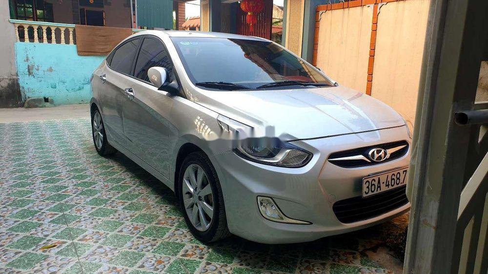 Hyundai Accent   2011 - Bán ô tô Hyundai Accent sản xuất năm 2011, nhập khẩu nguyên chiếc giá cạnh tranh