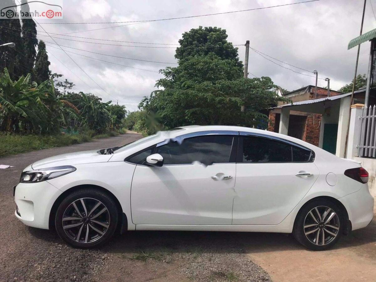 Kia Cerato   2016 - Cần bán Kia Cerato sản xuất 2016, màu trắng, giá tốt