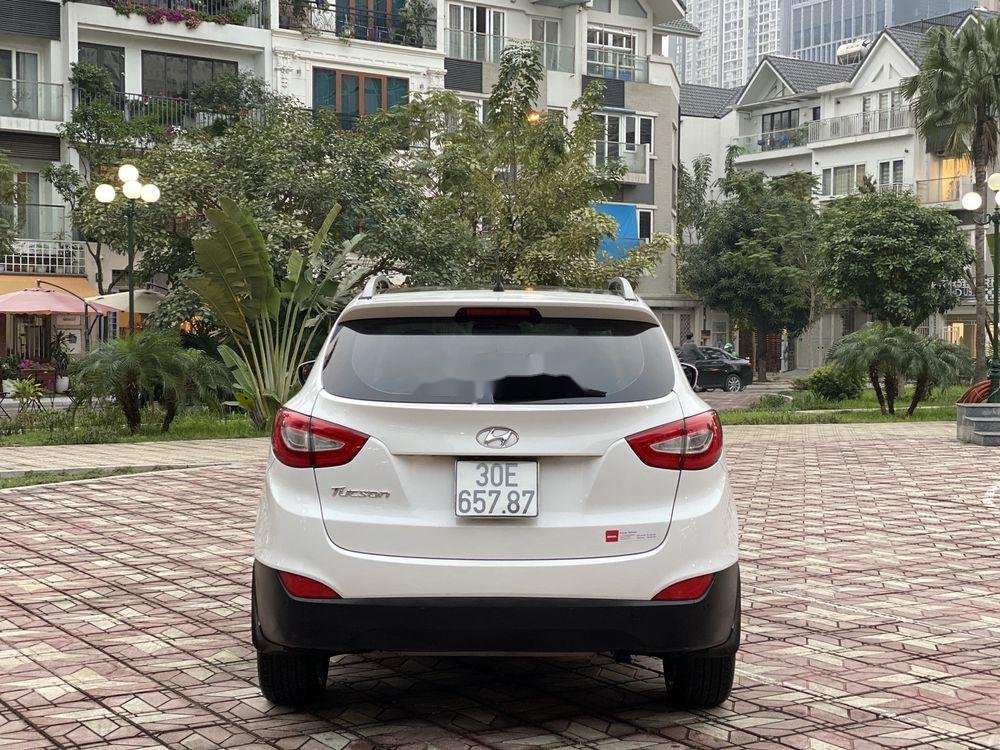 Hyundai Tucson 2014 - Cần bán xe Hyundai Tucson năm sản xuất 2014, màu trắng, nhập khẩu Hàn Quốc