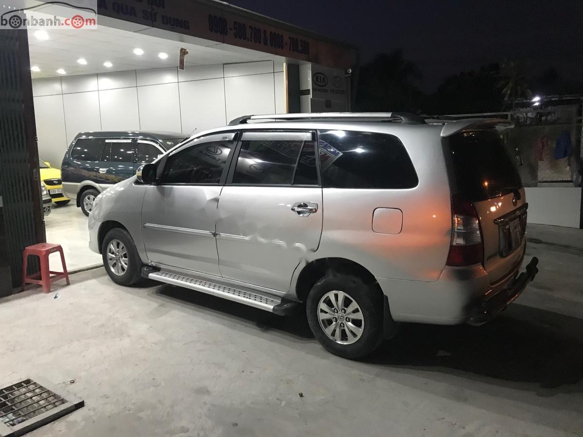 Toyota Innova MT 2008 - Cần bán gấp Toyota Innova MT sản xuất 2008, màu bạc