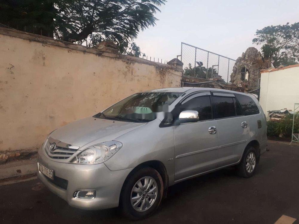 Toyota Innova   2010 - Cần bán Toyota Innova đời 2010, máy móc sạch sẽ êm ái