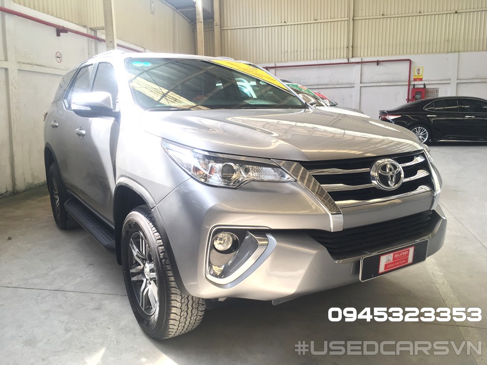 Toyota Fortuner V 4x2 2017 - Bán xe Toyota Fortuner V 4x2 đời 2017, màu bạc, nhập khẩu chính hãng