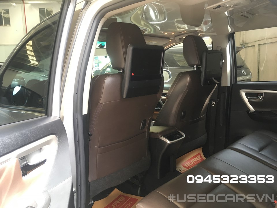 Toyota Fortuner V 4x2 2017 - Bán xe Toyota Fortuner V 4x2 đời 2017, màu bạc, nhập khẩu chính hãng