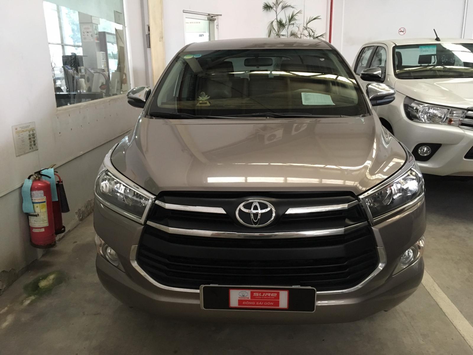 Toyota Innova 2018 - Bán Toyota Innova đời 2018, màu bạc