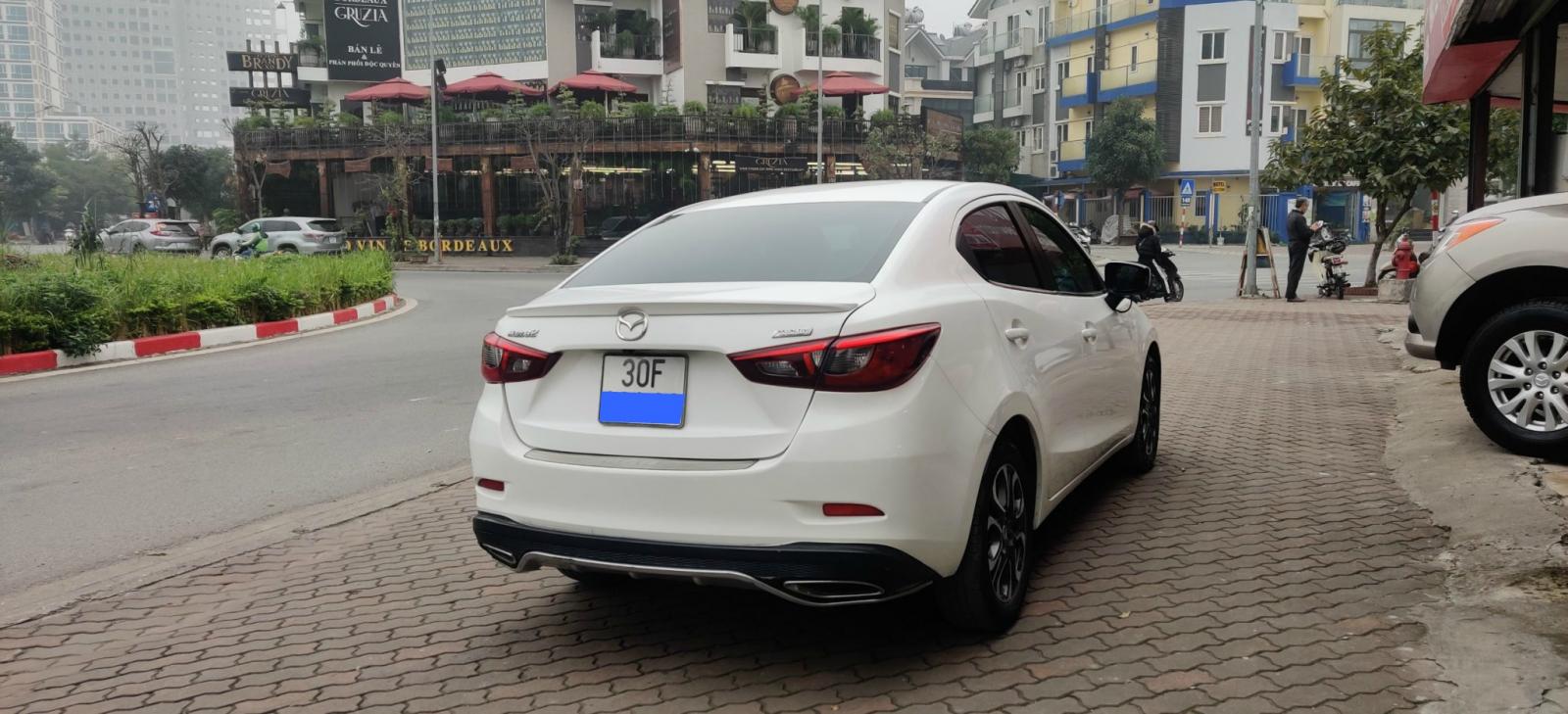 Mazda 2  1.5 AT 2018 - Cần bán xe Mazda 2 1.5 AT đời 2018, màu trắng, chính chủ