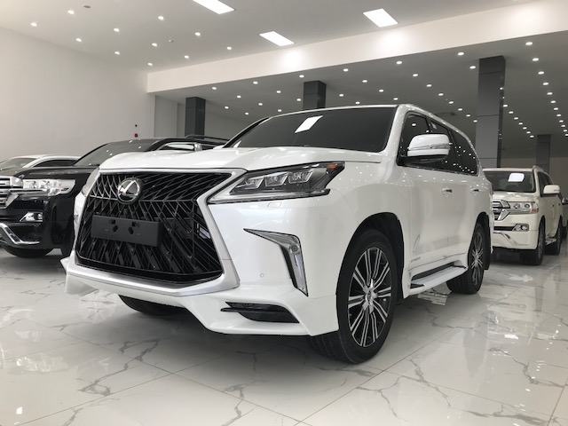 Lexus LX 570 2018 - Bán Lexus LX 570 Super Sport S bản xuất Mỹ tiêu chuẩn cao nhất, xe sản xuất 2018 đăng ký một chủ từ đầu mới lăn bánh hơn