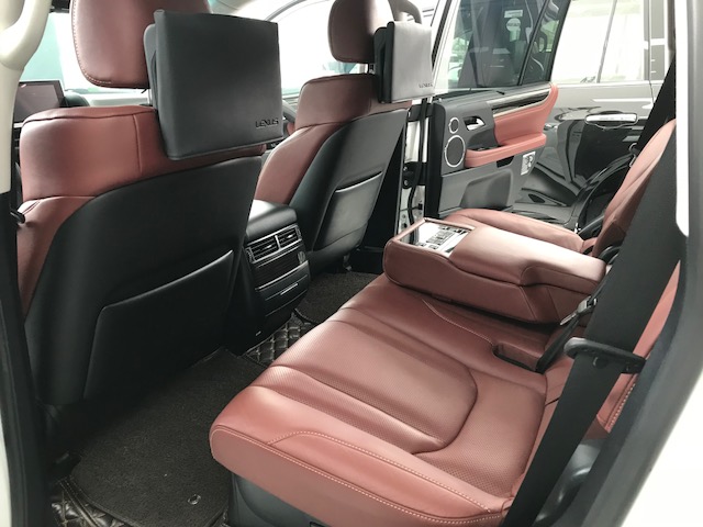 Lexus LX 570 2018 - Bán Lexus LX 570 Super Sport S bản xuất Mỹ tiêu chuẩn cao nhất, xe sản xuất 2018 đăng ký một chủ từ đầu mới lăn bánh hơn