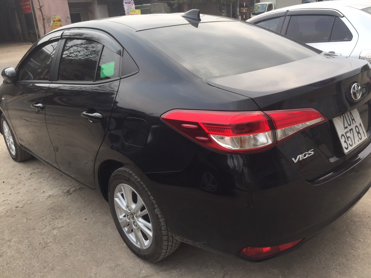 Toyota Vios E 2019 - Cần bán gấp Toyota Vios E sản xuất 2019, màu đen