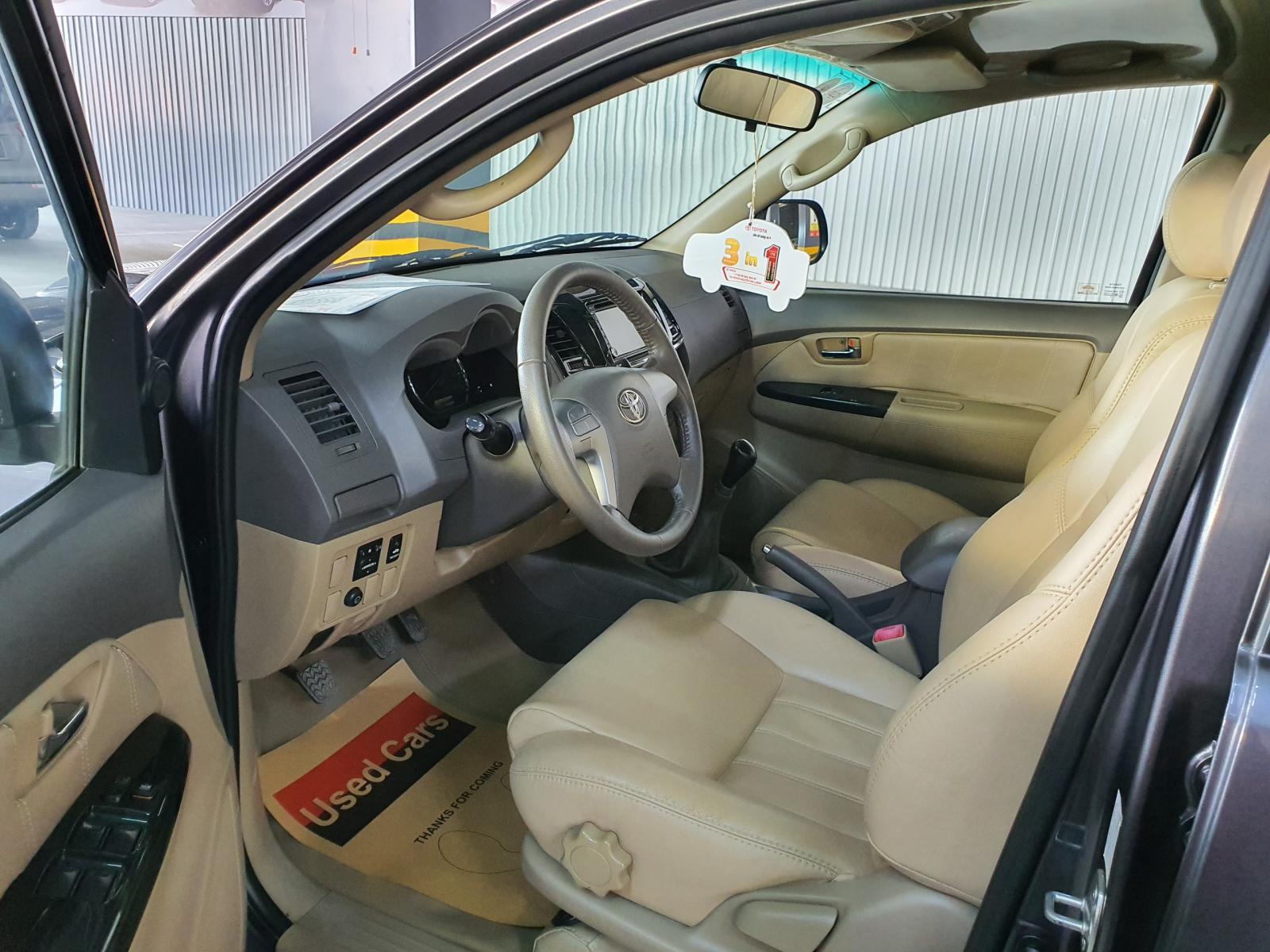 Toyota Fortuner G 2013 - Cần bán lại xe Toyota Fortuner G đời 2013, màu xám
