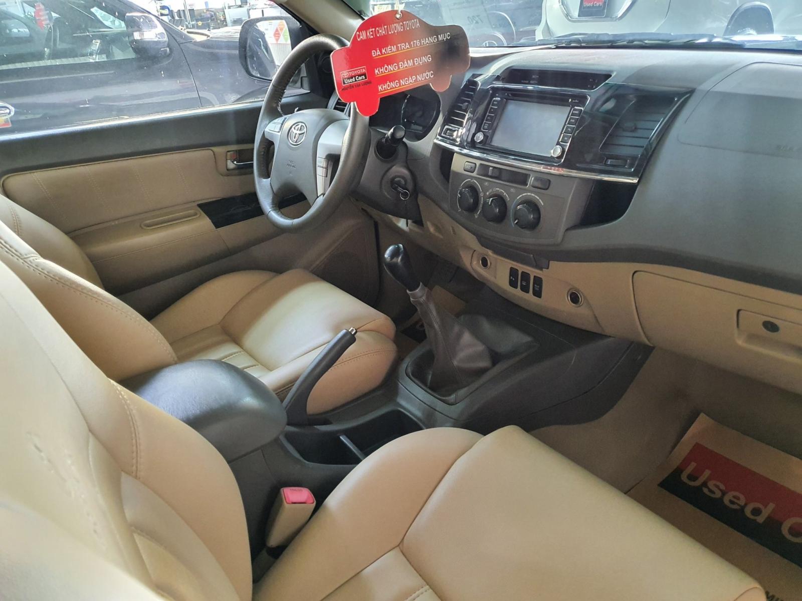 Toyota Fortuner G 2013 - Cần bán lại xe Toyota Fortuner G đời 2013, màu xám