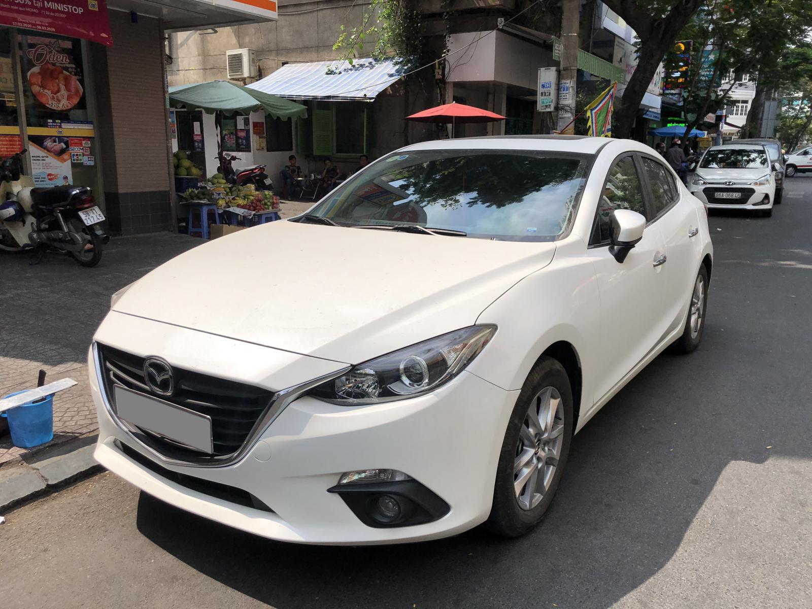 Mazda 3 2017 - Cần bán Mazda 3 1.5 Sedan SX 2017, chạy chuẩn 12000 km, 1 chủ từ mới, 4 lốp theo xe