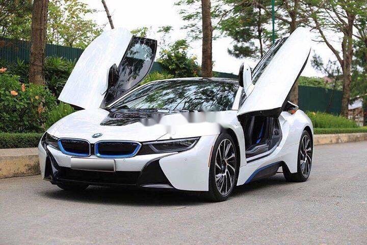 BMW i8 2015 - Cần bán lại xe BMW i8 2015, màu trắng, nhập khẩu