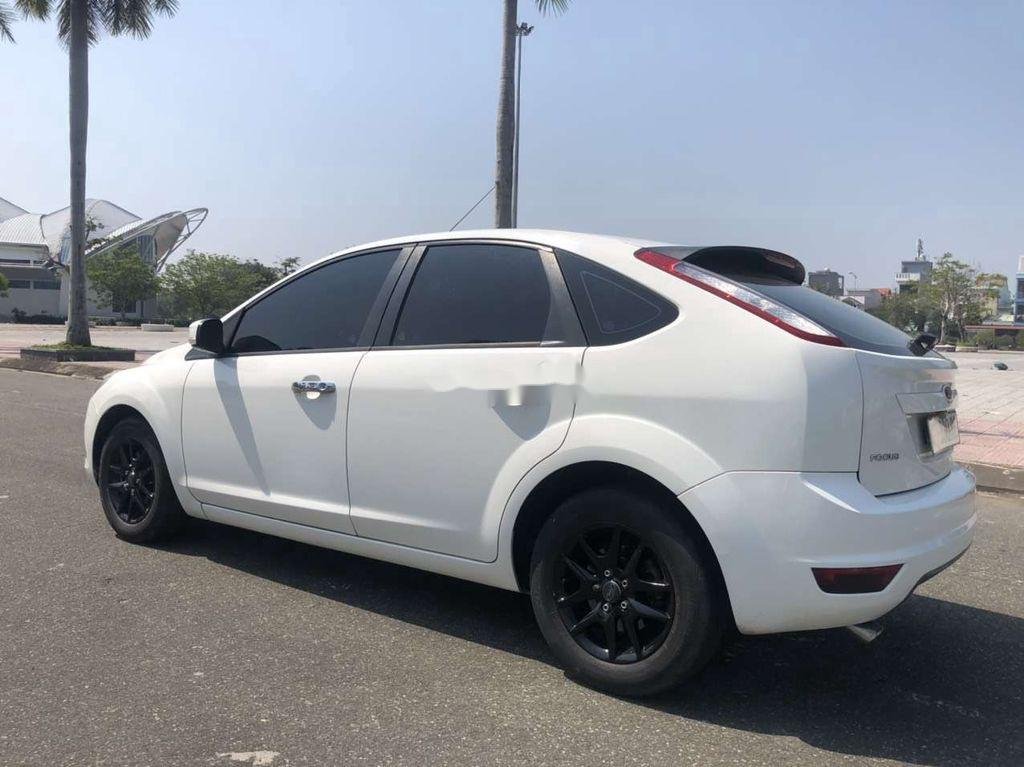 Ford Focus 2009 - Bán Ford Focus sản xuất năm 2009, màu trắng chính chủ, giá chỉ 290 triệu