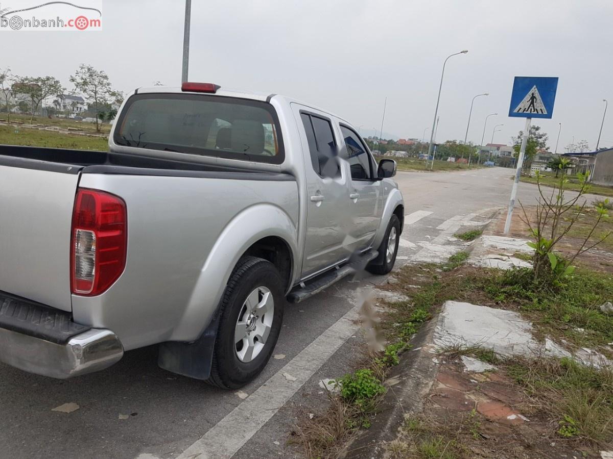 Nissan Navara 2013 - Cần bán Nissan Navara sản xuất 2013, màu bạc, xe nhập