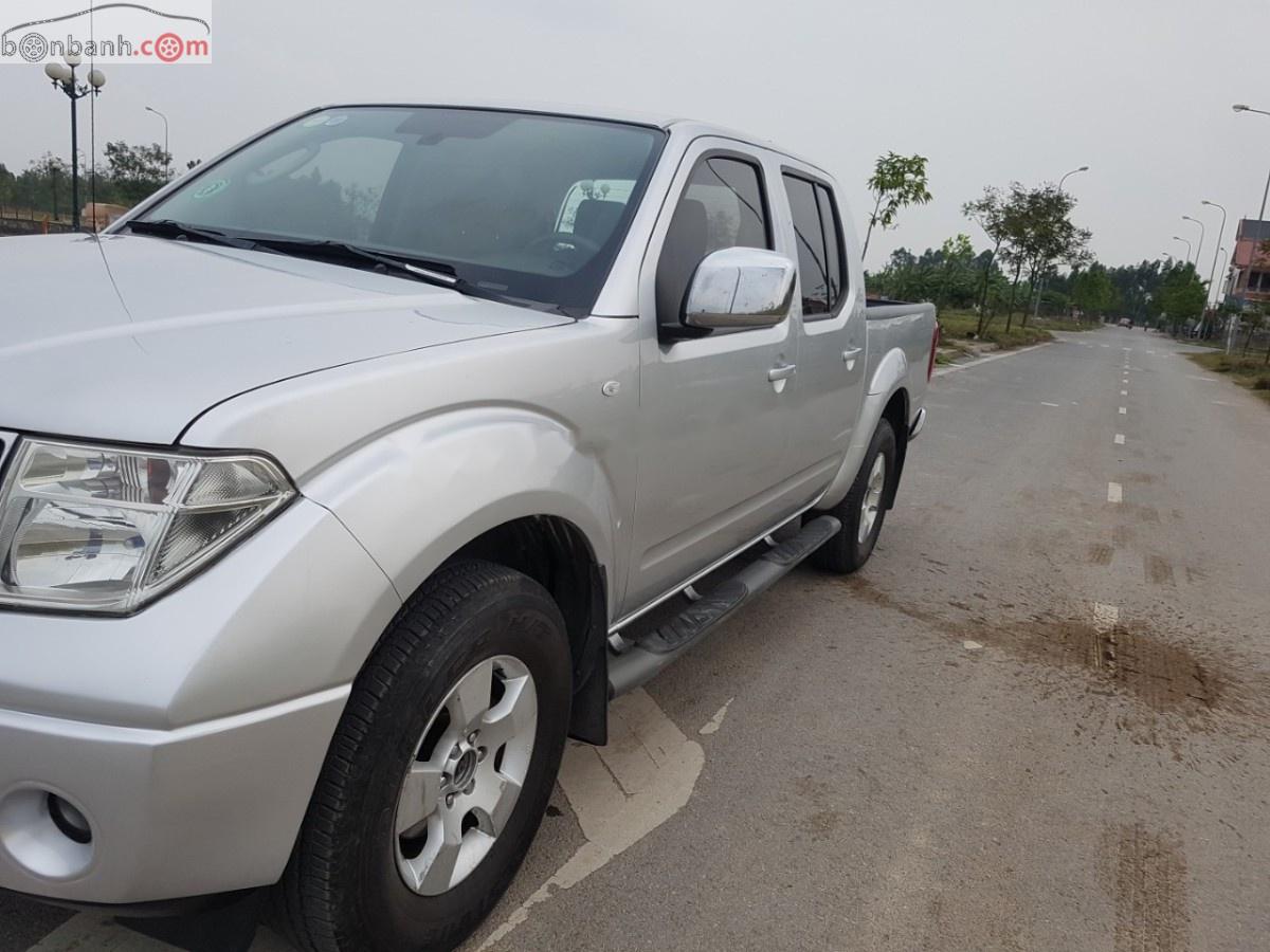 Nissan Navara 2013 - Cần bán Nissan Navara sản xuất 2013, màu bạc, xe nhập