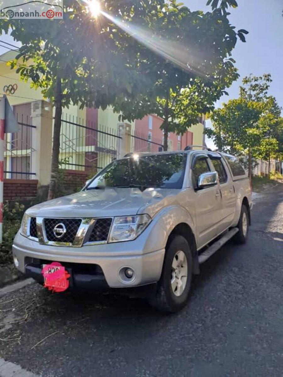 Nissan Navara 2013 - Bán ô tô Nissan Navara đời 2013, màu bạc, nhập khẩu