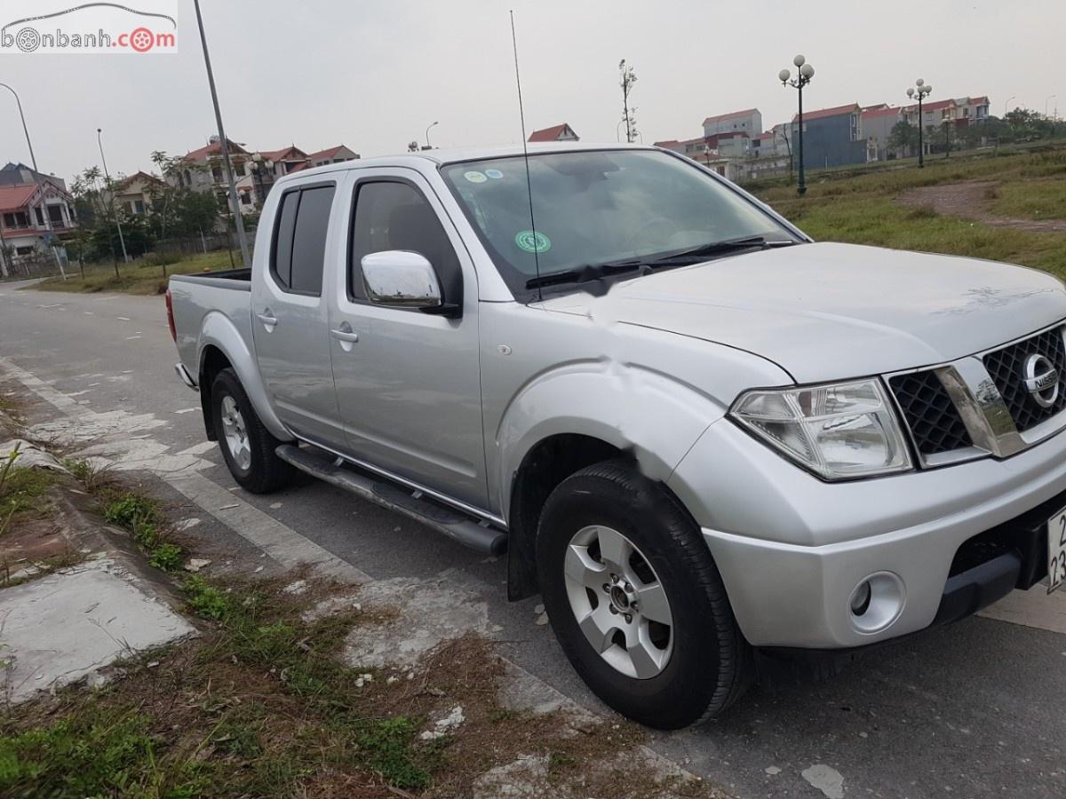 Nissan Navara 2013 - Cần bán Nissan Navara sản xuất 2013, màu bạc, xe nhập