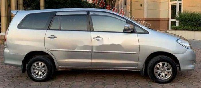 Toyota Innova 2009 - Xe Toyota Innova MT năm sản xuất 2009, màu bạc chính chủ