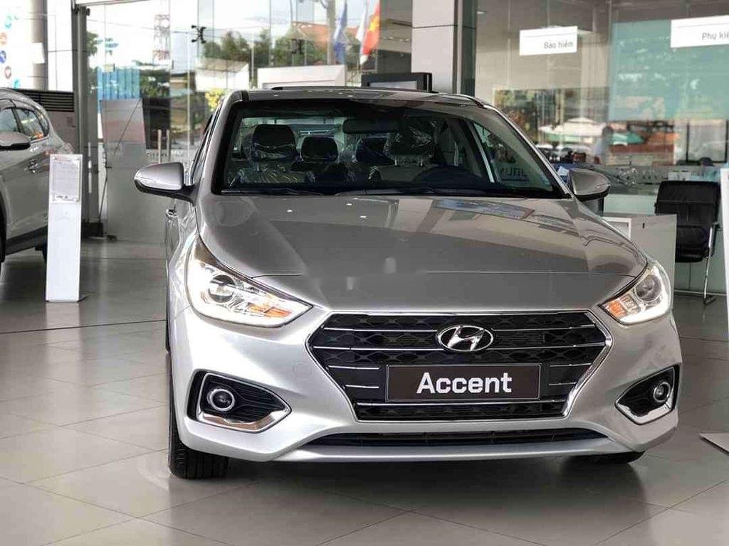 Hyundai Accent   2019 - Bán Hyundai Accent năm sản xuất 2019, màu bạc, xe nhập