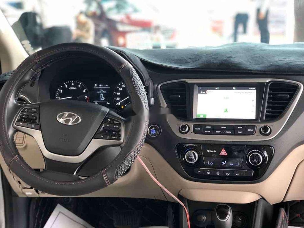Hyundai Accent   2019 - Bán Hyundai Accent năm sản xuất 2019, màu bạc, xe nhập