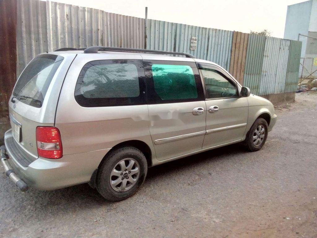 Kia Carnival    2009 - Cần bán gấp Kia Carnival đời 2009, màu bạc, nhập khẩu số tự động, giá tốt