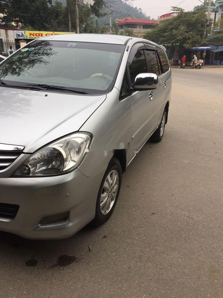 Toyota Innova   2010 - Bán Toyota Innova sản xuất 2010, giá tốt