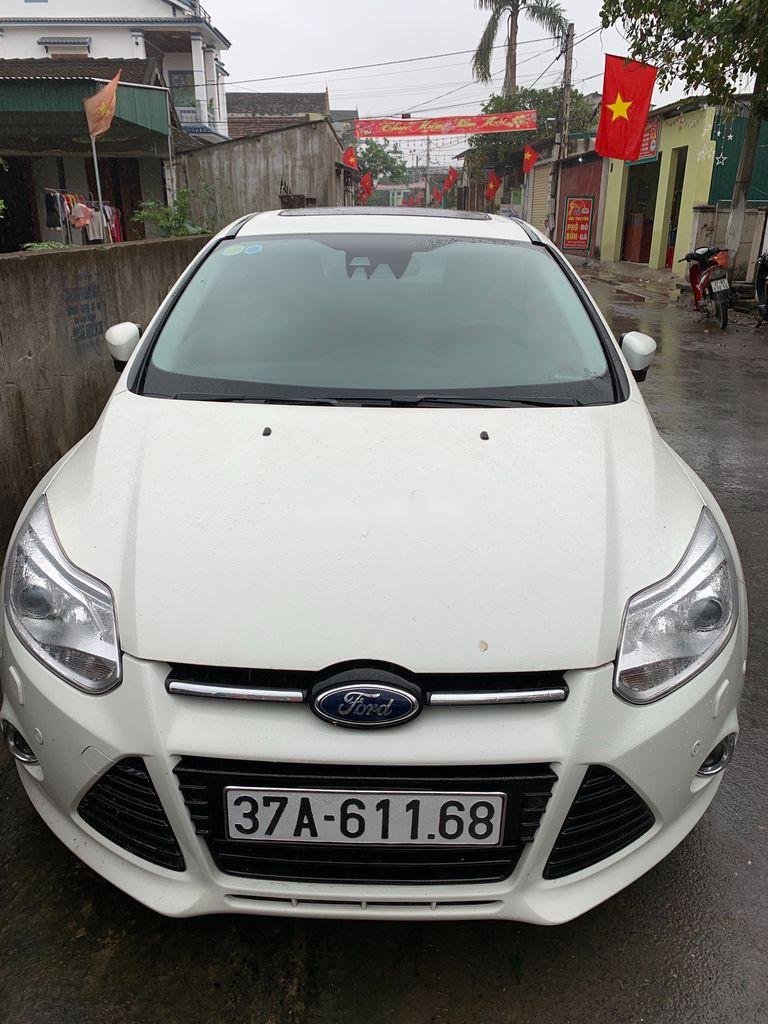 Ford Focus 2014 - Bán Ford Focus đời 2014, màu trắng chính chủ, 470tr