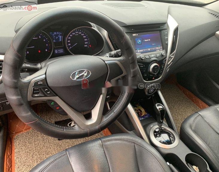 Hyundai Veloster   2011 - Cần bán Hyundai Veloster sản xuất năm 2011, sơn zin 95%