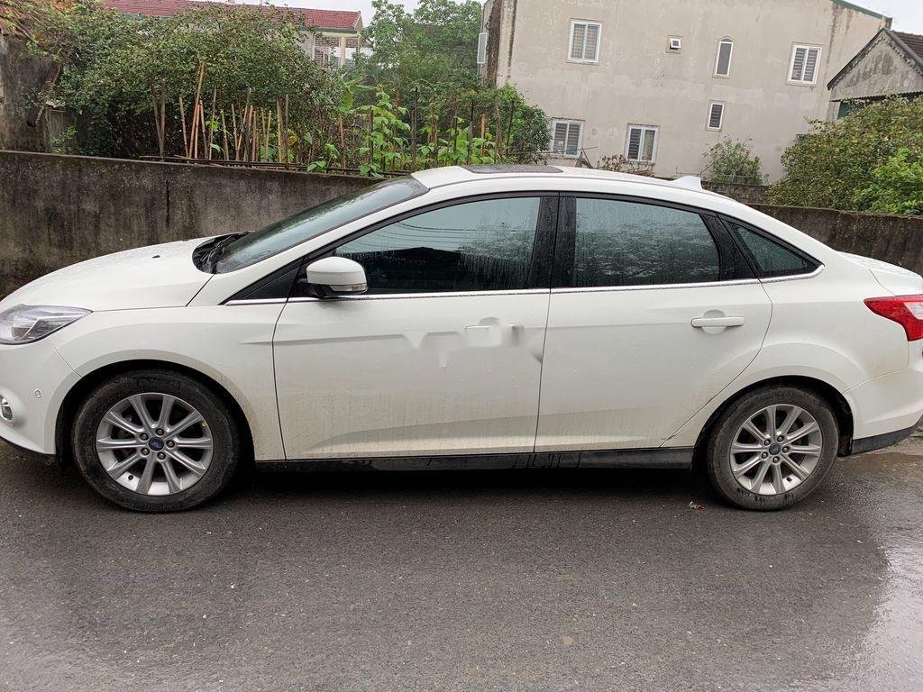 Ford Focus 2014 - Bán Ford Focus đời 2014, màu trắng chính chủ, 470tr