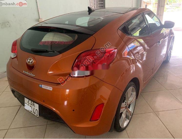 Hyundai Veloster   2011 - Cần bán Hyundai Veloster sản xuất năm 2011, sơn zin 95%