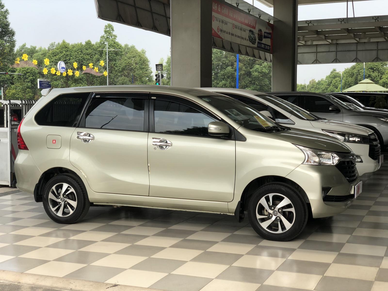 Toyota Toyota khác 1.5AT 2018 - Cần bán gấp Toyota Avanza 1.5AT đời 2018, màu vàng, nhập khẩu