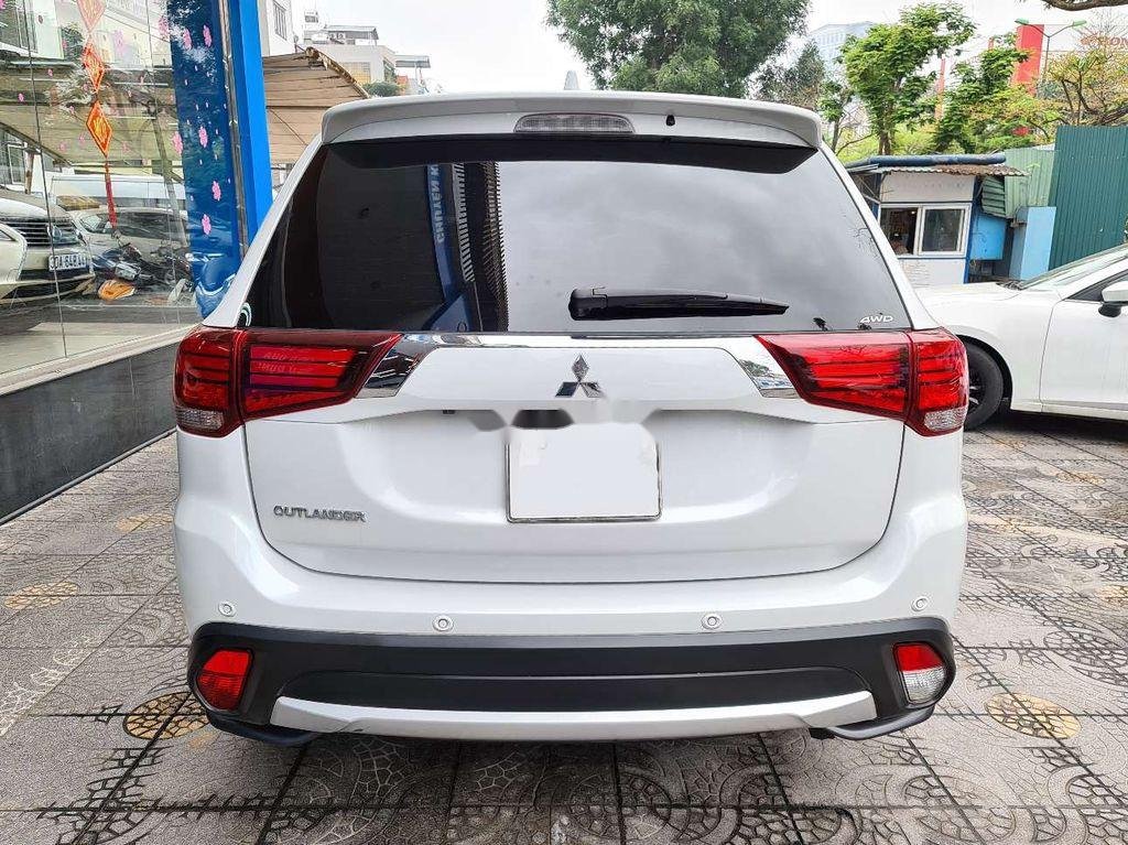 Mitsubishi Outlander Sport   2018 - Cần bán gấp Mitsubishi Outlander Sport năm sản xuất 2018, màu trắng, giá tốt