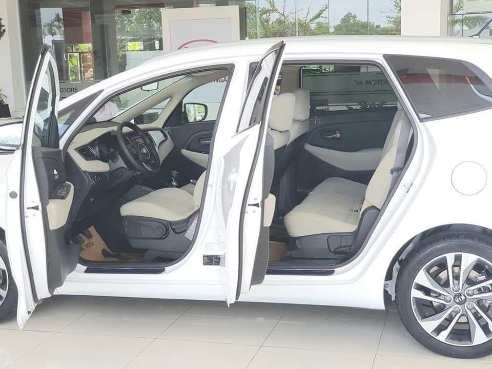 Kia Rondo 2020 - Mua xe giá thấp - Giao dịch nhanh gọn khi mua chiếc Kia Rondo 2.0L AT Deluxe, sản xuất 2020