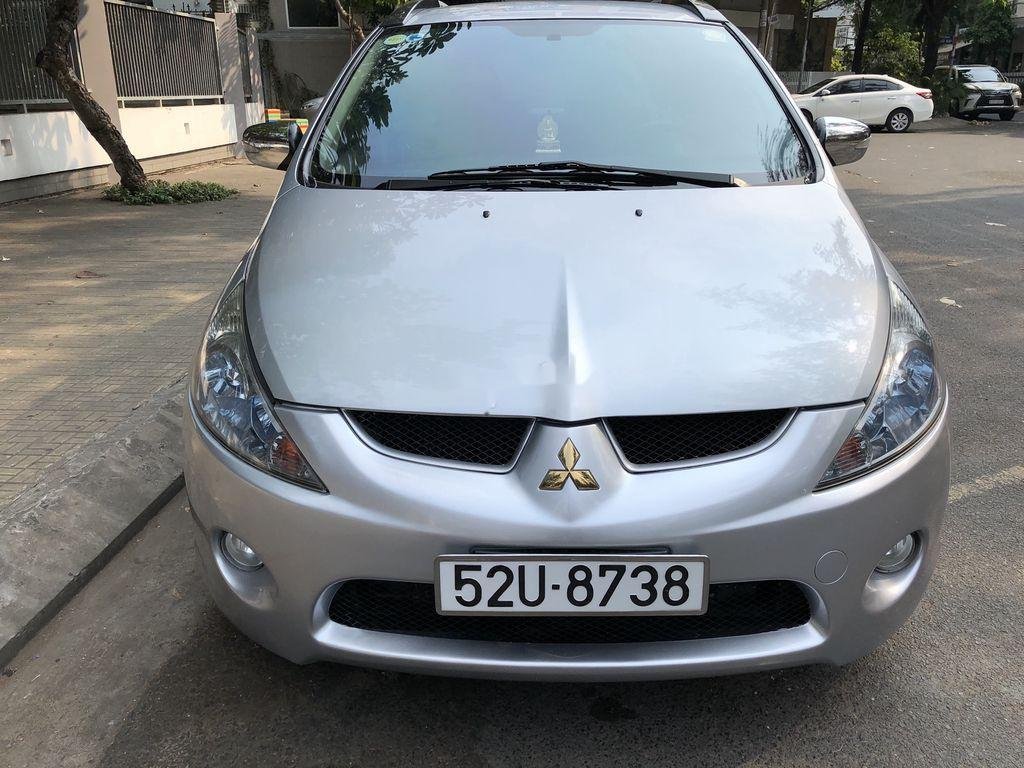 Mitsubishi Grandis 2009 - Cần bán xe Mitsubishi Grandis năm 2009, màu bạc