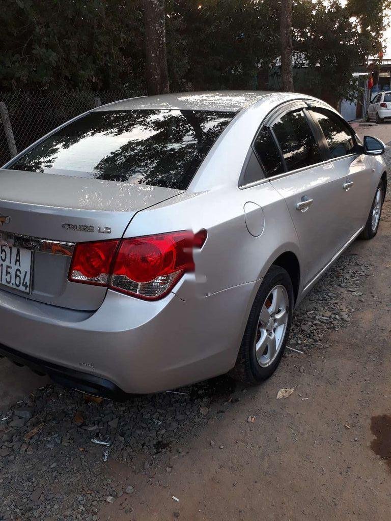 Chevrolet Cruze 2011 - Bán ô tô Chevrolet Cruze sản xuất năm 2011 xe gia đình giá cạnh tranh