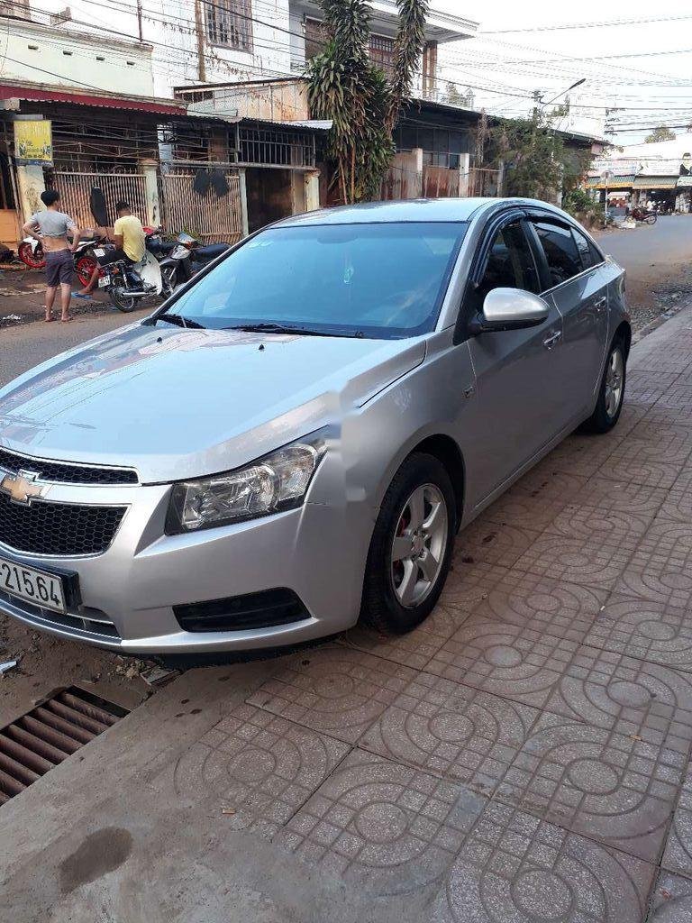 Chevrolet Cruze 2011 - Bán ô tô Chevrolet Cruze sản xuất năm 2011 xe gia đình giá cạnh tranh