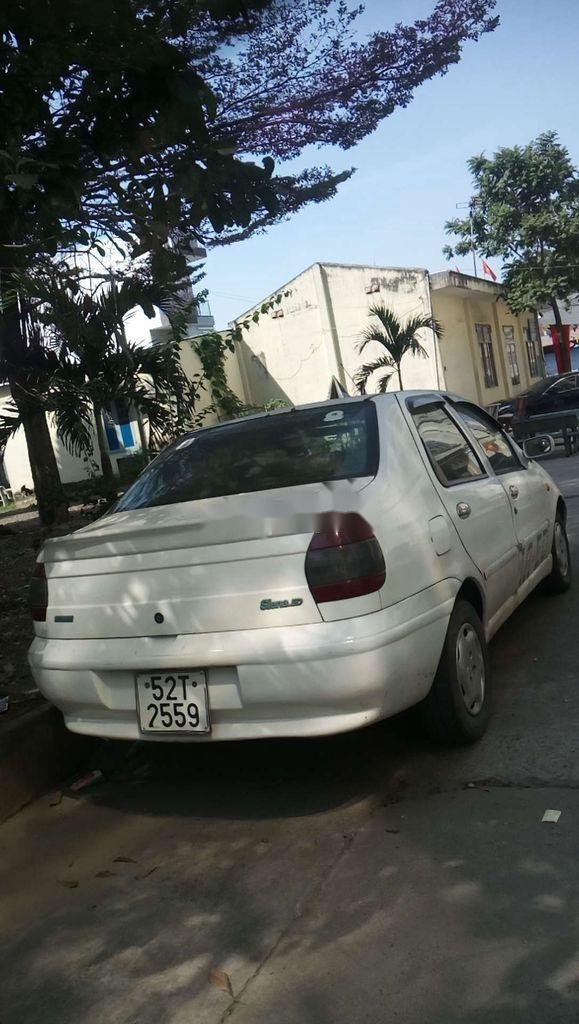 Fiat Siena 2001 - Cần bán gấp Fiat Siena đời 2001, màu trắng giá cạnh tranh