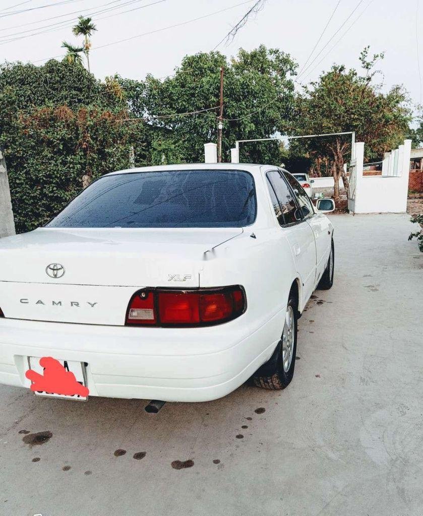 Toyota Camry 1994 - Cần bán xe Toyota Camry 1994, màu trắng, nhập khẩu nguyên chiếc, giá 139tr