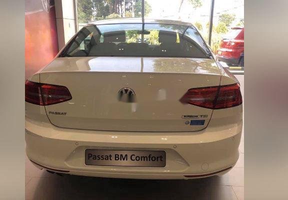 Volkswagen Passat   2018 - Bán xe Volkswagen Passat năm sản xuất 2018, màu trắng, nhập khẩu