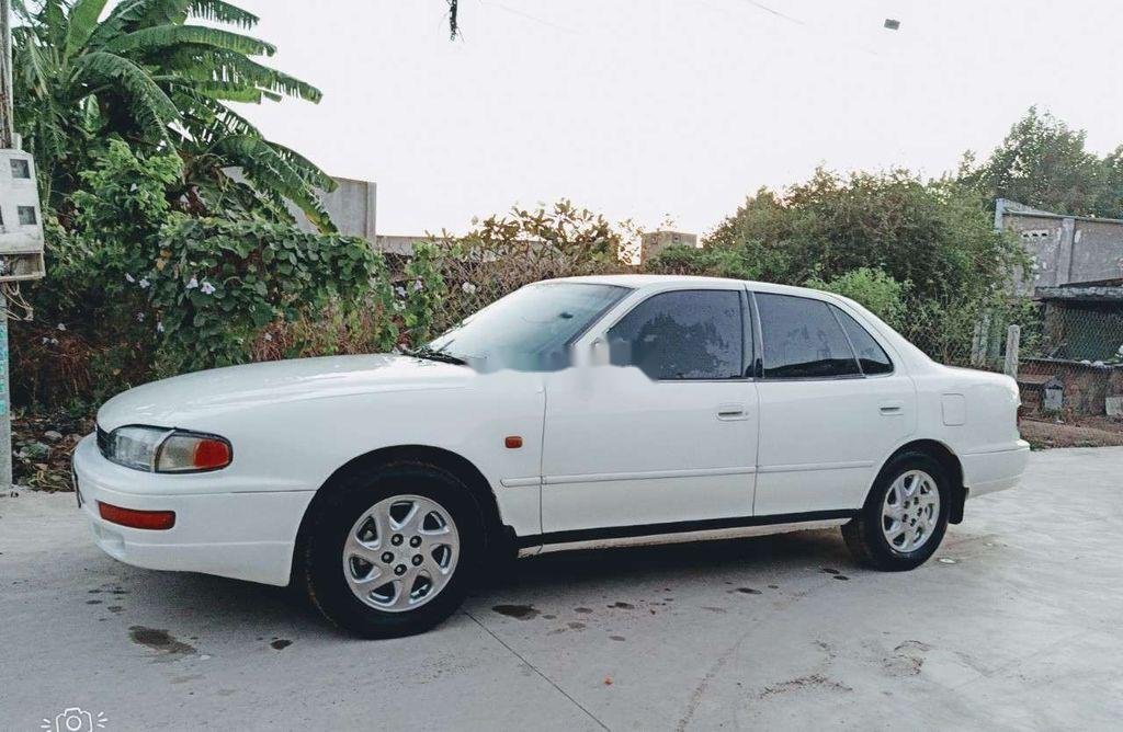 Toyota Camry 1994 - Cần bán xe Toyota Camry 1994, màu trắng, nhập khẩu nguyên chiếc, giá 139tr