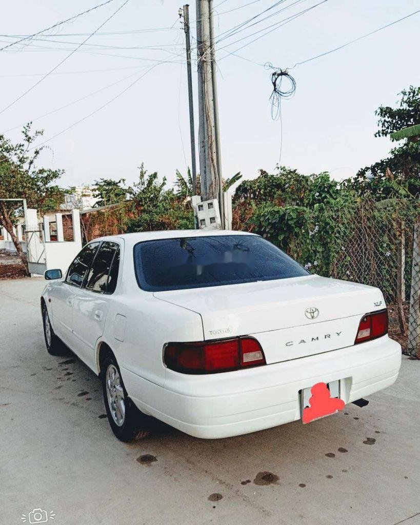 Toyota Camry 1994 - Cần bán xe Toyota Camry 1994, màu trắng, nhập khẩu nguyên chiếc, giá 139tr