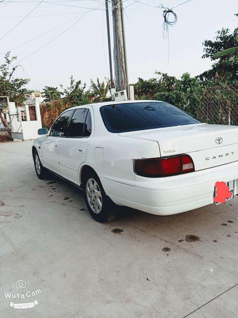 Toyota Camry 1994 - Cần bán xe Toyota Camry 1994, màu trắng, nhập khẩu nguyên chiếc, giá 139tr