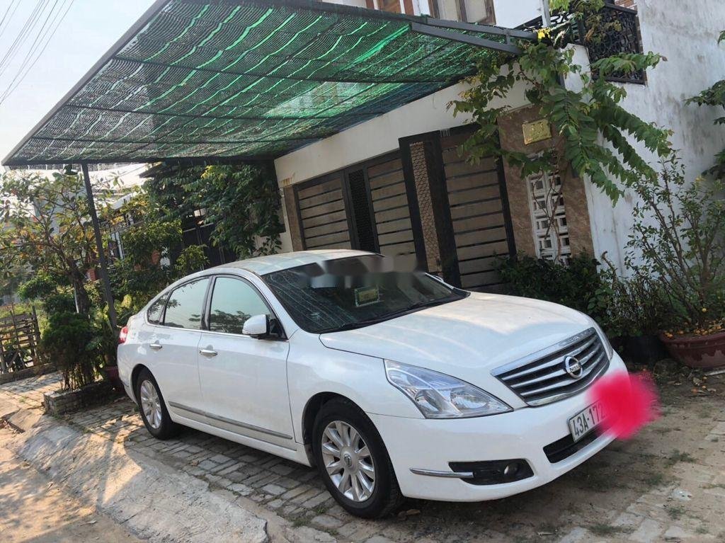 Nissan Teana   2009 - Cần bán xe Nissan Teana 2009, màu trắng, xe nhập còn mới